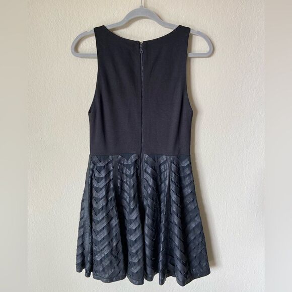 Alice + Olivia Zilla Goat Leather Mini Back Dress Paneled Ponte Size 6 - Picture 7 of 9